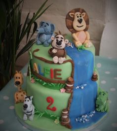 Animals for a birthday cake